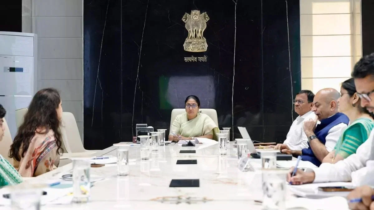 CM रेखा गुप्ता की बड़ी पहल, दिल्ली के स्कूलों में बच्चों को सिखाई जाएंगी गैर-हिंदी भाषाएं…