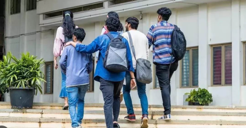 छत्तीसगढ़ में निजी मेडिकल कॉलेजों का फर्जीवाड़ा उजागर: CBI की छापेमारी से NMC और कॉलेज प्रबंधन पर उठे सवाल…