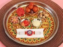 Raksha Bandhan 2025: रक्षाबंधन के दिन कैसे तैयार करें पूजा की थाली