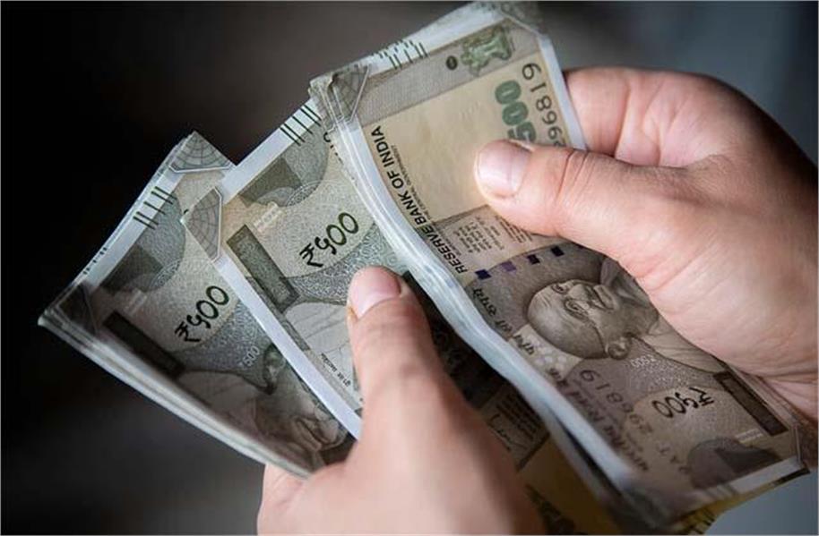 500 Rupee Notes: मार्च में बंद हो जाएंगे 500 के नोट, जानें क्या है सोशल मीडिया पर फैले दावे की सच्चाई?