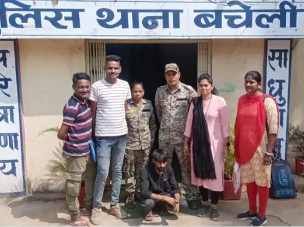 छत्तीसगढ़ के दंतेवाड़ा जिले में 16 साल की नाबालिग से रेप करने वाले आरोपी को कोर्ट ने 20 साल जेल और 2 हजार रुपए के अर्थदंड की सजा सुनाई