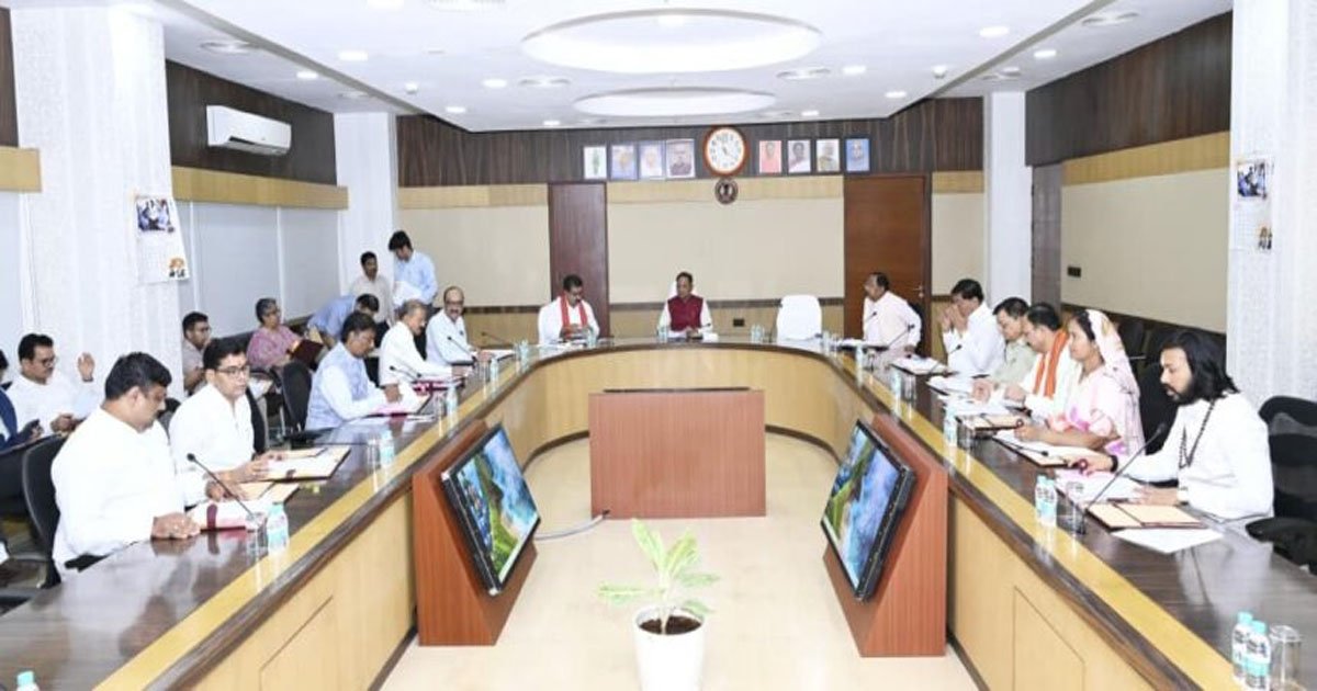 सीएम हाउस में आपात मीटिंग,मंत्रियों समेत संगठन के कई पदाधिकारी पहुंचे…