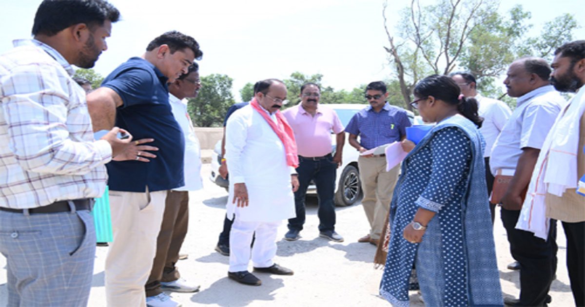 उप मुख्यमंत्री साव के बस्तर प्रवास का दूसरा दिन : मिशन अमृत, राष्ट्रीय राजमार्ग और तालाब सौंदर्यीकरण कार्यों का किया निरीक्षण